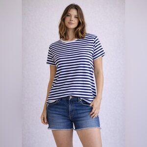 5/$25 - FOREVER 21 Striped Blue and White Tee